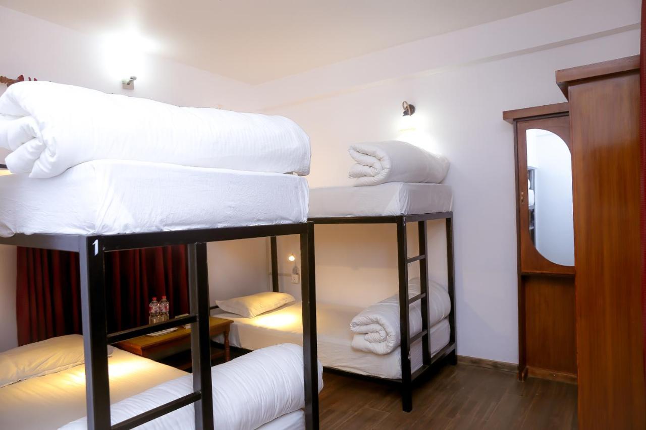 Pokhara Backpackers Hostel Esterno foto